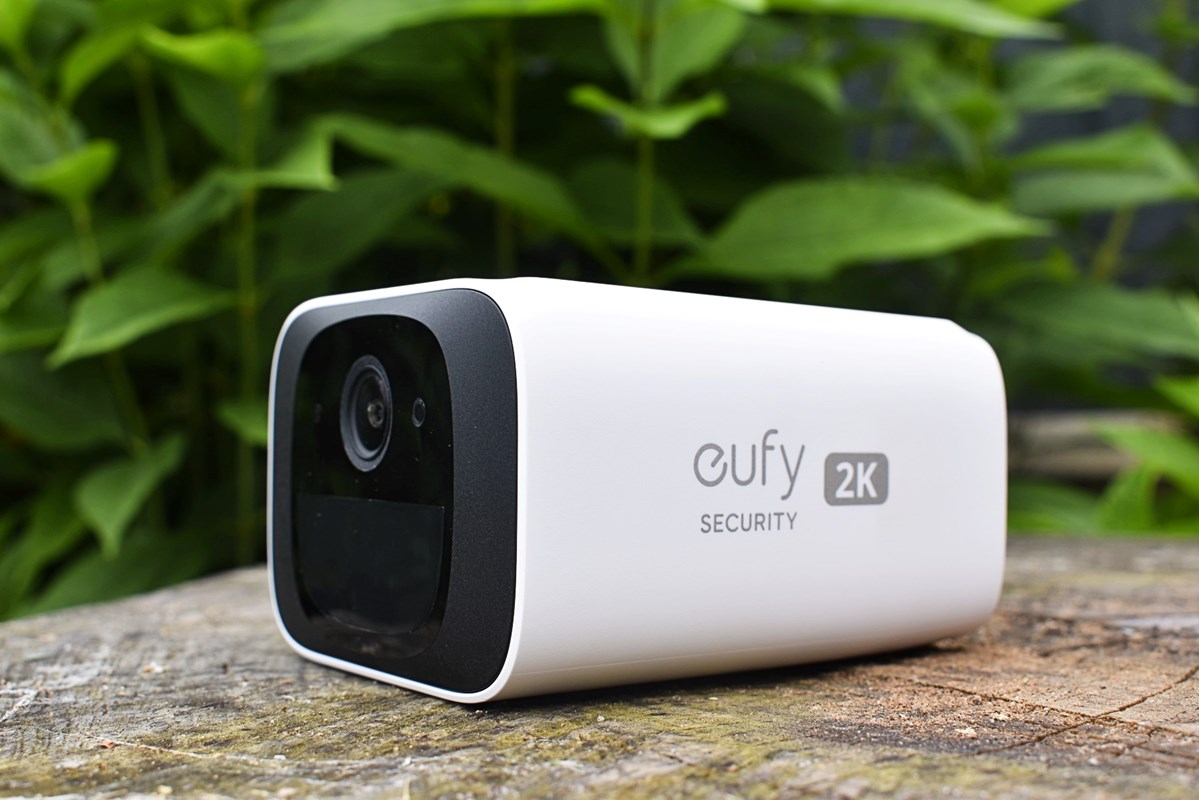 eufy SoloCam S220 — Vista frontal